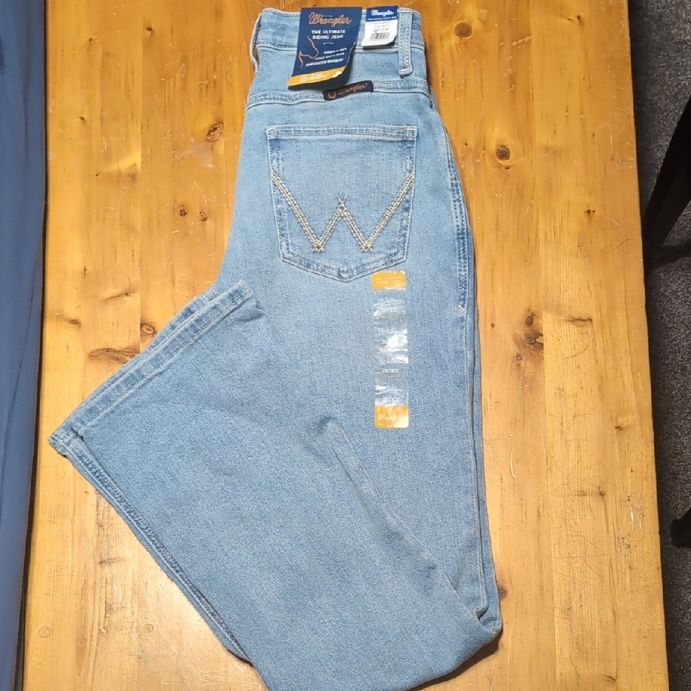 Wrangler Women's Boot Cut Jeans in Light Blue